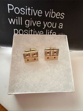 Vintage 1950’s gold tone Cufflinks featuring a red stone Sunburst Design ✨